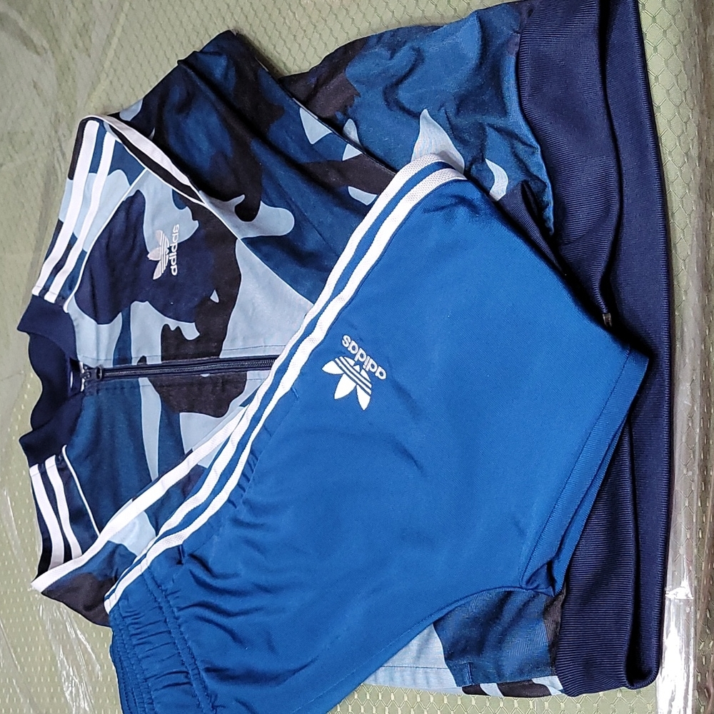 Boys size 11/12 Adidas Track Suit